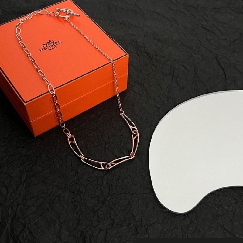 H**mes necklaces